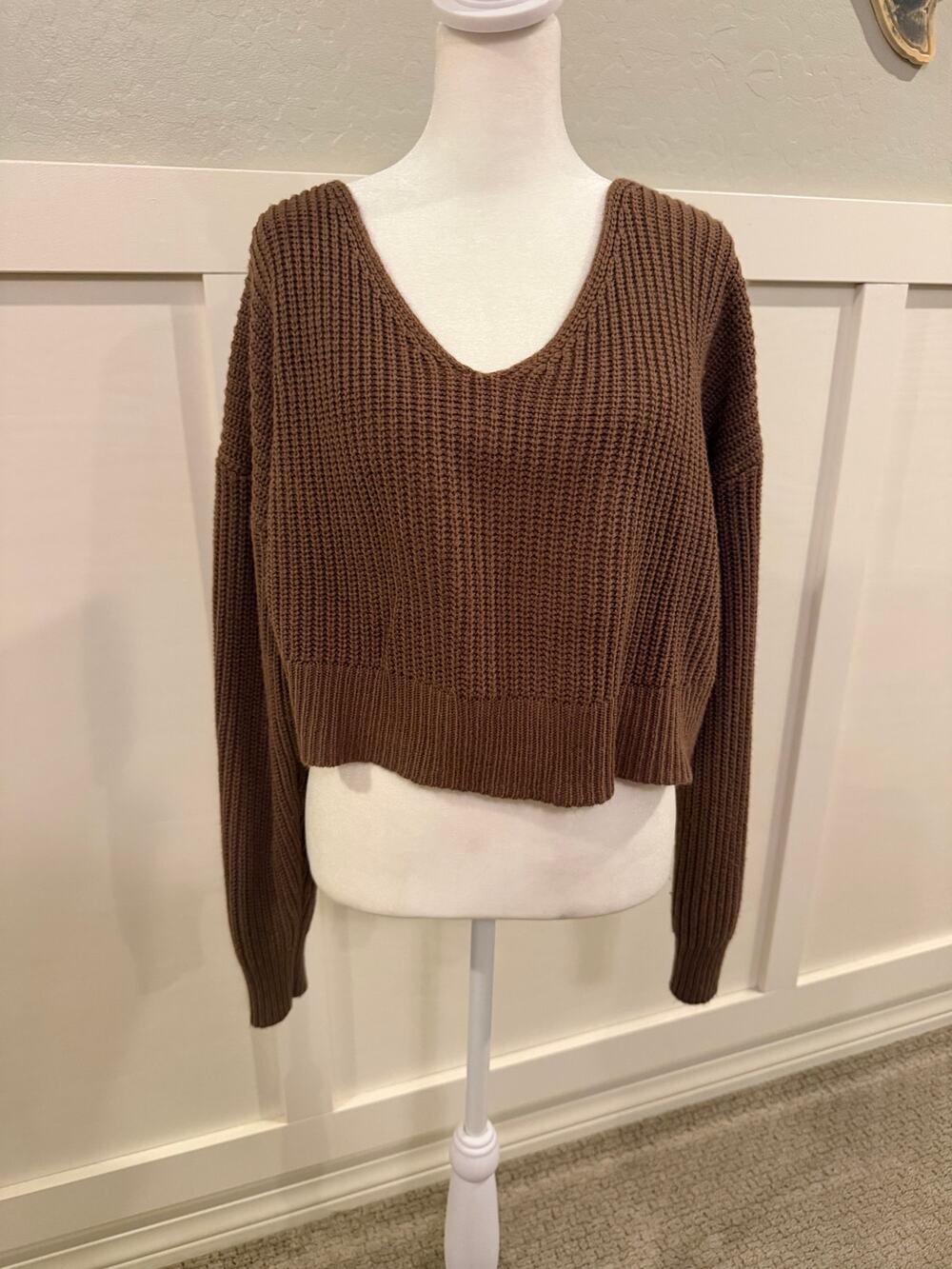 Aster Brown Chunky Knit V Neck Cropped Sweater Size Large